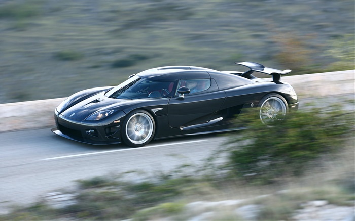 Preto supercarro Koenigsegg na velocidade Papéis de Parede, imagem
