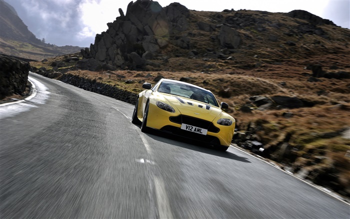 Aston Martin V12 Vantage S amarelo vista frontal supercar, velocidade Papéis de Parede, imagem