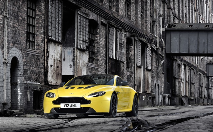 Aston Martin V12 Vantage S supercar amarelo Papéis de Parede, imagem