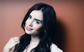 Lily Collins 02