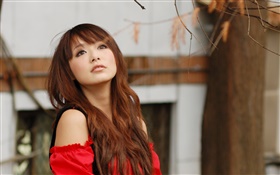 Menina asiática vestido vermelho no outono HD Papéis de Parede