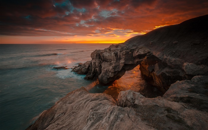 Inglaterra, Northumberland, mar, rochas, nascer do sol, céu vermelho Papéis de Parede, imagem
