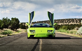 Verde Lamborghini supercar frente vista, asas