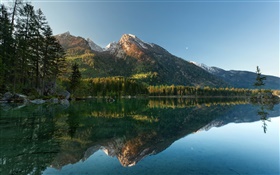 Lago, árvores, montanhas, reflexão da água
