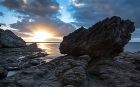 Rochas, mar, pôr do sol, Coromandel, Nova Zelândia