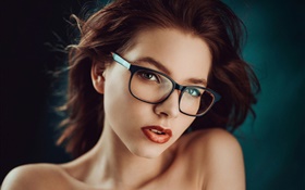 Retrato da menina, óculos, maquiagem
