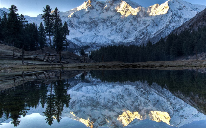Montanhas, lago, árvores, reflexão da água, neve Papéis de Parede, imagem