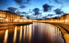 Pisa, Itália, cidade da noite, luzes, rio