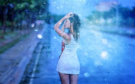 A menina asiática, rua, chuva