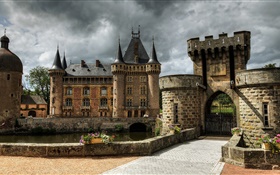 France, castelo de La Clayette, fortaleza, torres, porta, nuvens HD Papéis de Parede