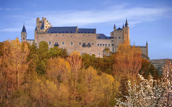 Espanha, Segovia Alcazar, Palácio, árvores, céu, outono Papéis de Parede, imagem
