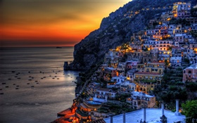 Positano, Itália, belo pôr do sol, mar, costa, montanhas, casas, luzes HD Papéis de Parede