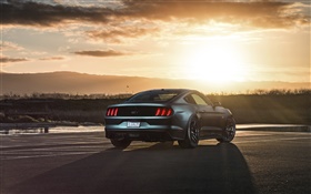 Ford Mustang 2015 supercarro GT ao pôr do sol