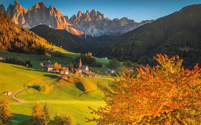 Itália, Dolomites, montanhas, floresta, árvores, casas, sol, outono Papéis de Parede, imagem