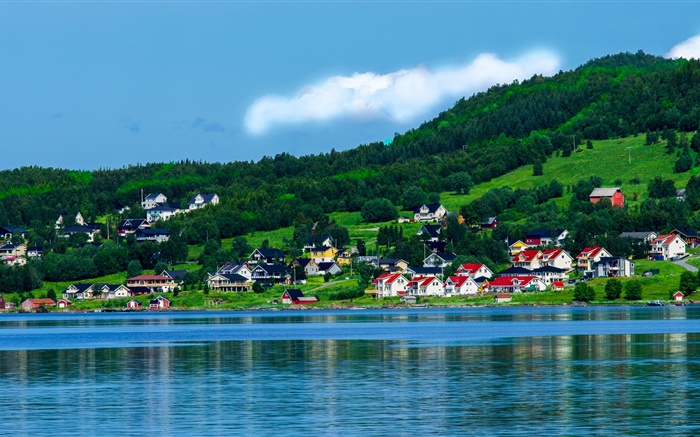 Noruega, baía, casas, árvores, montanhas, céu azul, nuvens Papéis de Parede, imagem