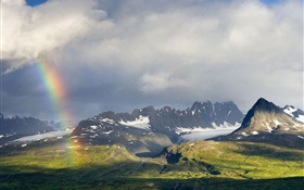 Céu nebuloso, montanhas, grama, arco-íris HD Papéis de Parede