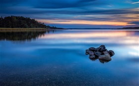 Anoitecer, lago, água, pedras, árvores, Noruega paisagem da natureza