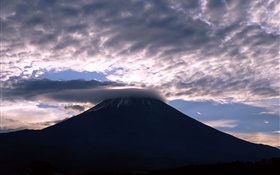 Japão, Monte Fuji, nuvens, crepúsculo