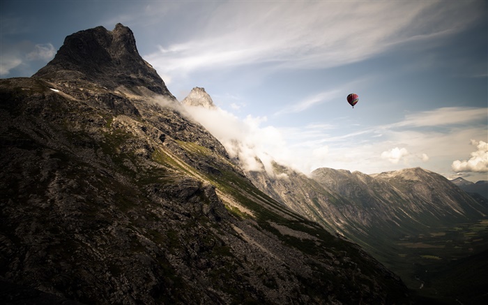 Montanhas, nuvens, balão de ar quente Papéis de Parede, imagem