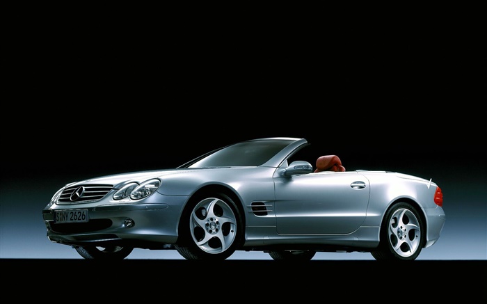 Prata Mercedes-Benz Opinião lateral do carro, fundo preto Papéis de Parede, imagem