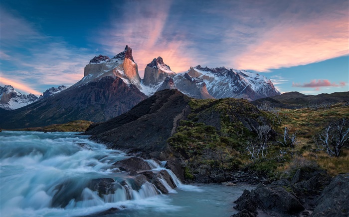 Chile, Patagônia, Parque Nacional Torres del Paine, montanhas, rio, nascer do sol Papéis de Parede, imagem