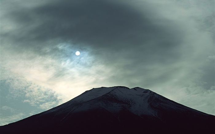 Opinião da noite de Monte Fuji, lua, nuvens, Japão Papéis de Parede, imagem