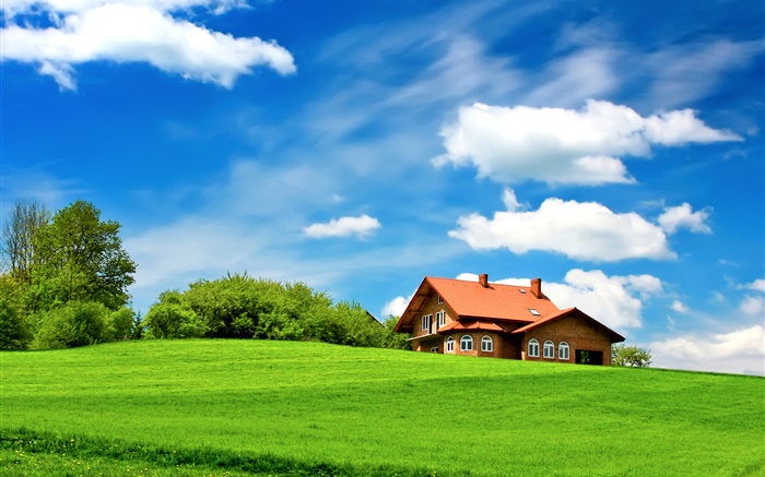 grama, árvores, casa, nuvens, céu azul Verde Papéis de Parede, imagem