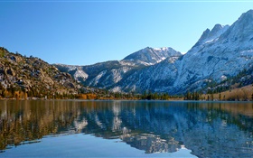 Lago, montanhas, céu, árvores, outono, reflexão da água HD Papéis de Parede
