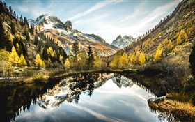 Lago, montanhas, árvores, nuvens, reflexão da água HD Papéis de Parede
