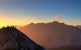 Montanhas, picos, luz solar, amanhecer HD Papéis de Parede