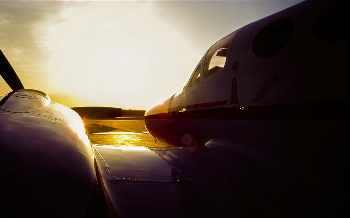 avião C3 Cessna ao pôr do sol, aeroporto Papéis de Parede, imagem